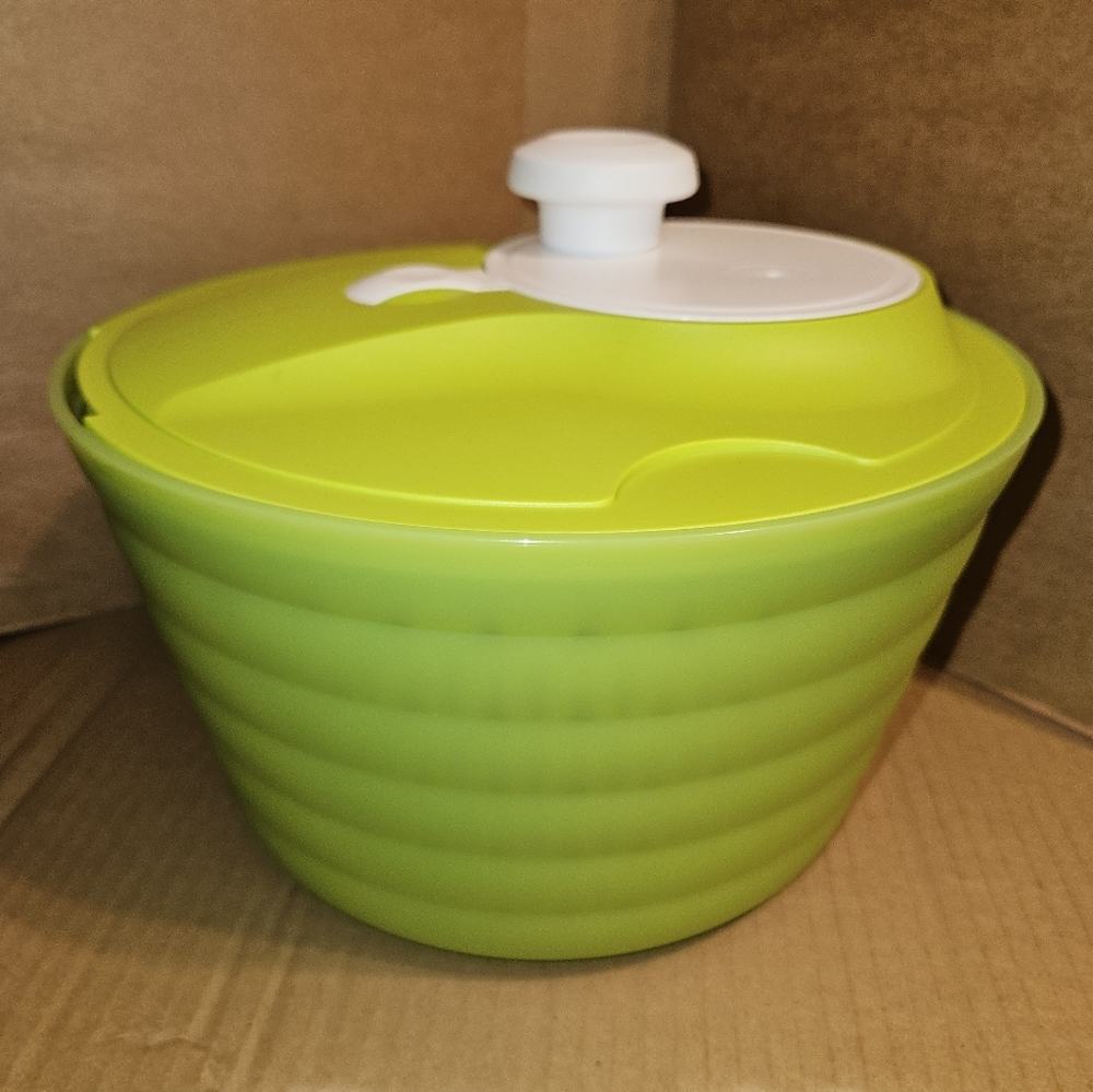 Tupperware Salad Spinner